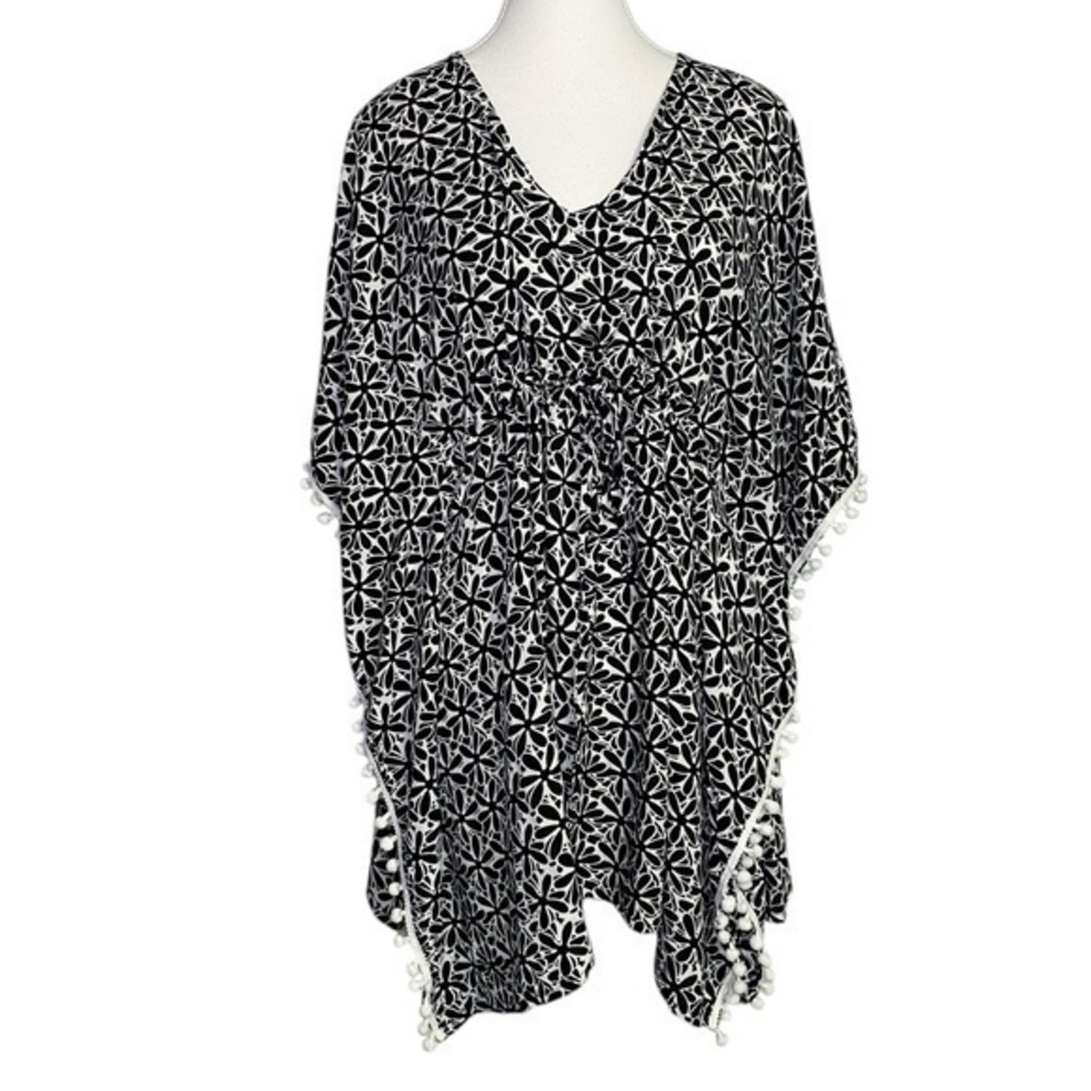 Tybee Island Clothing Black and White Geometric Women's Kafftan